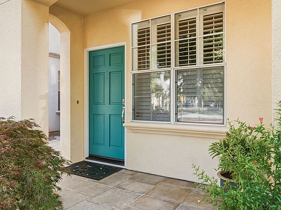 3rd image of 113 Concord Cir