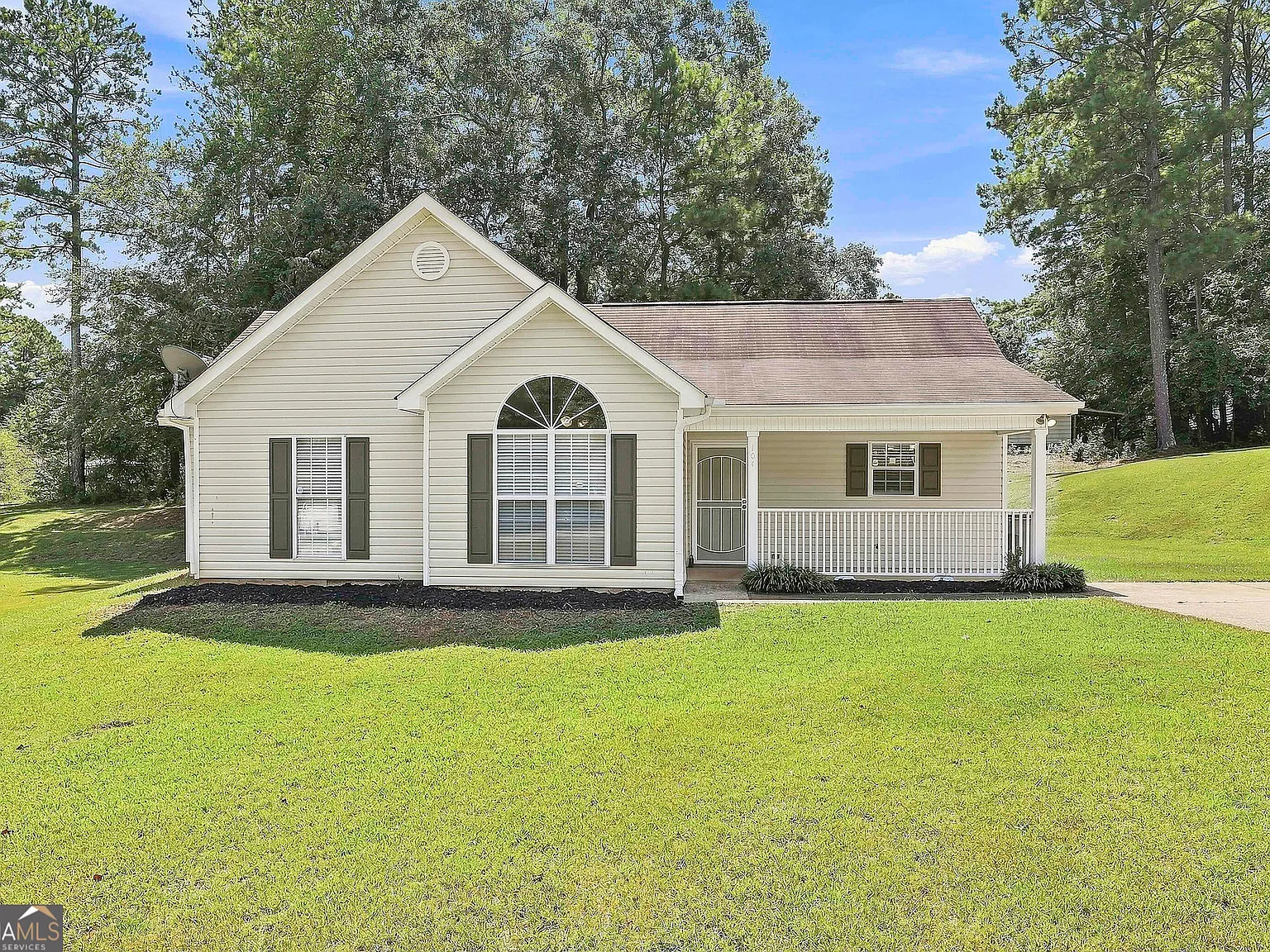 3 bed, 2.0 bath, 1257 sqft, $1,650 — Photo 1