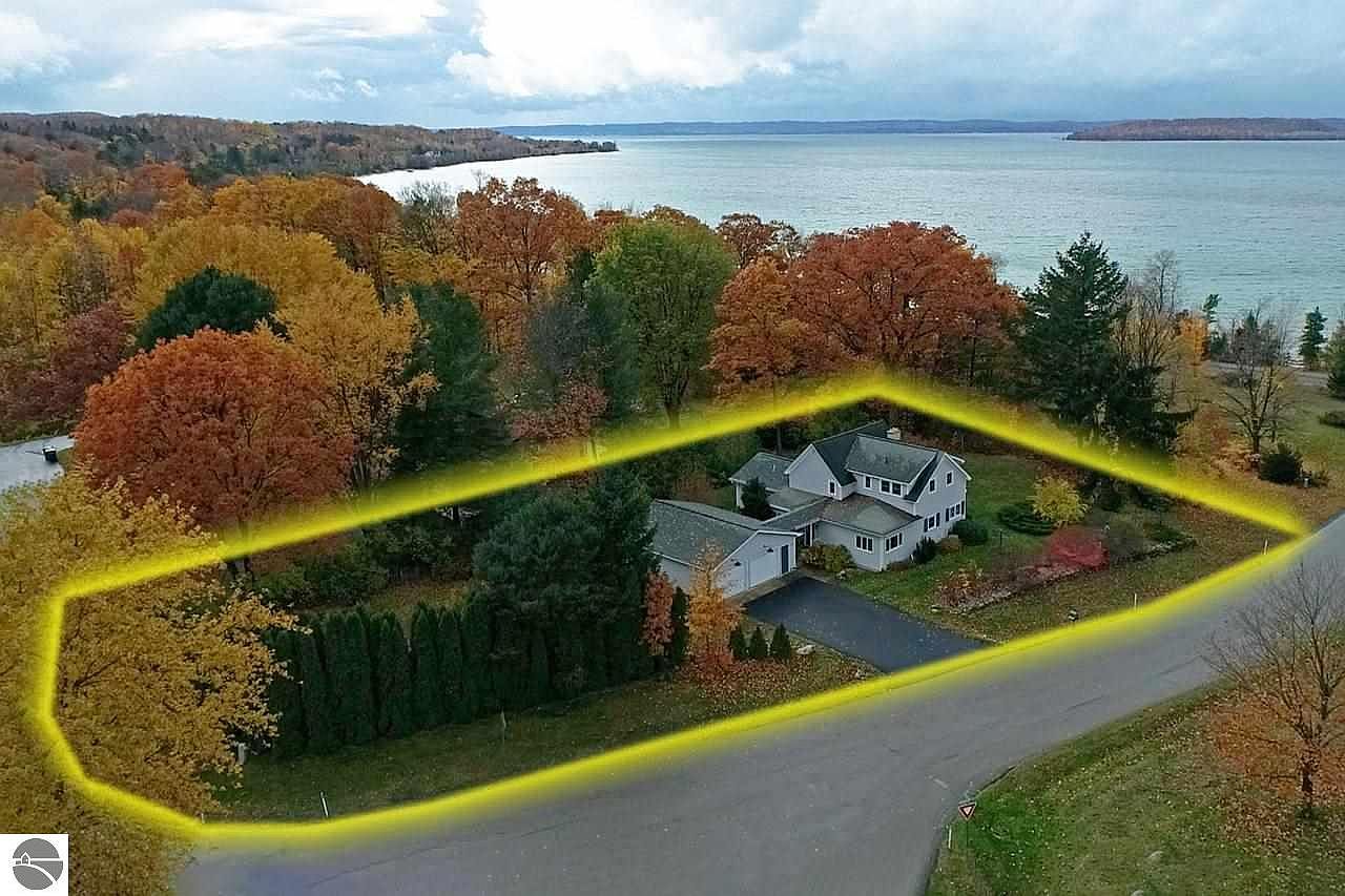 2300 Montmorency Ln, Traverse City, MI 49686 Zillow
