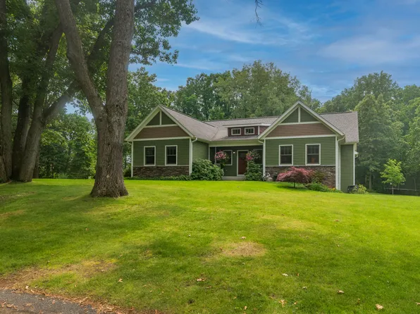 10016 Oshtemo Ct, Kalamazoo, MI 49009