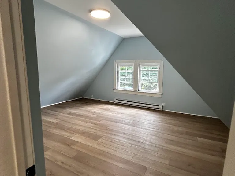 1638 Sanderson Ave — Photo 77