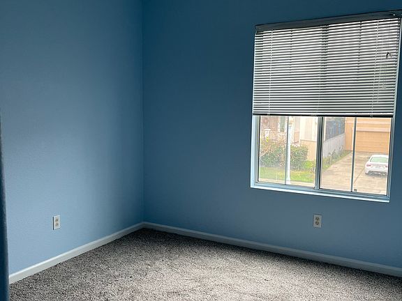 3rd image of 2828 Babson Dr