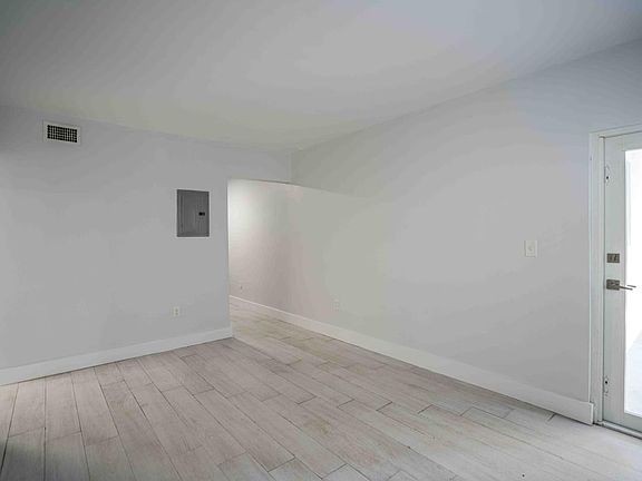 3rd image of 465 NE 59th St Unit 11-465-11