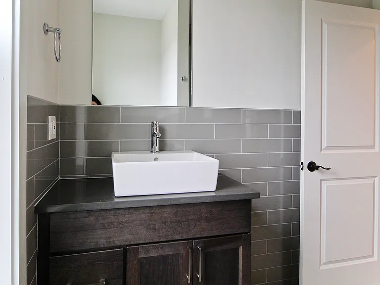 11-15 Piedmont St #2 — Photo 4