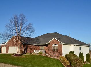 1609 Thistle Dr, Freeport, IL 61032