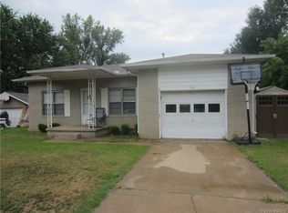 156 Greenbrier Cir, Mannford, OK 74044