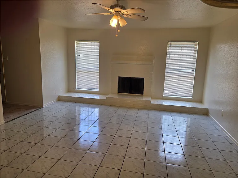 11529 S Kirkwood Rd — Photo 3