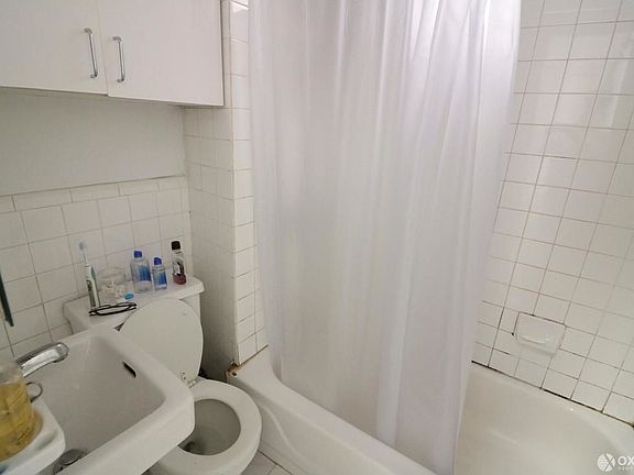 5th image of 33 W 76th St #5B21
