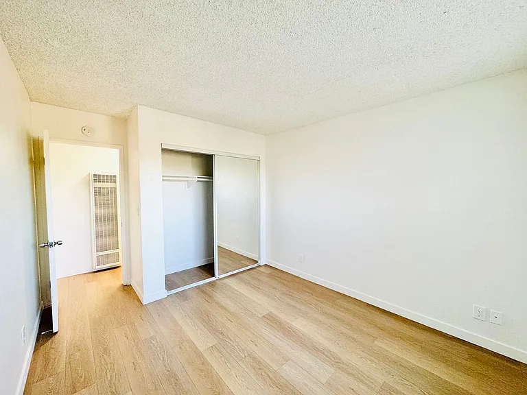 Westpark Apartments — Photo 3