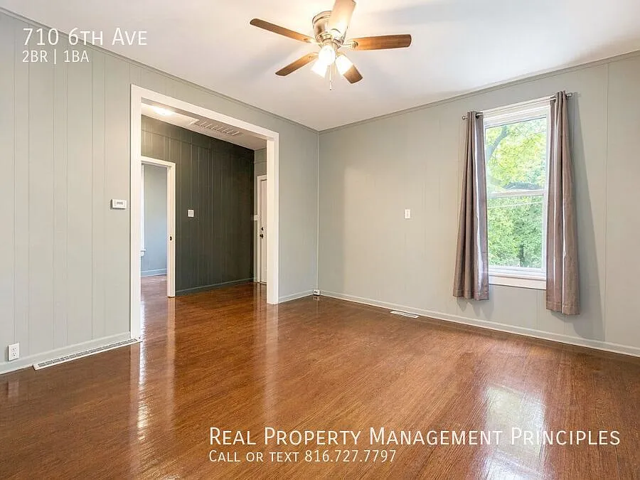 Completely Remodeled 2 Bedroom 1 Bath Home !! — Photo 4