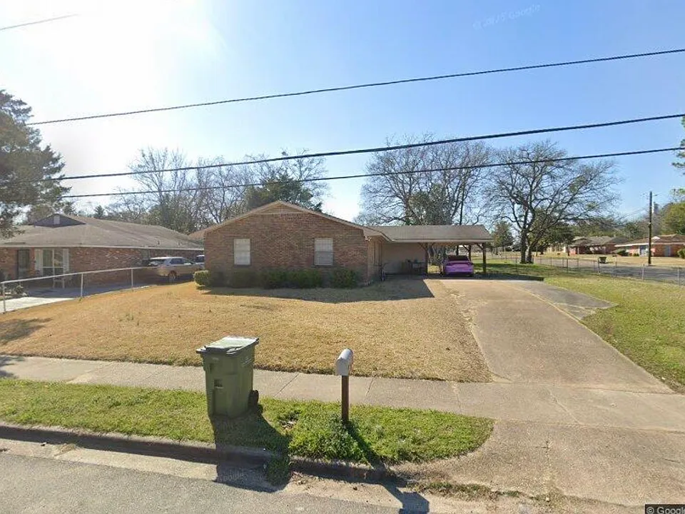 4600 Chartres Ln