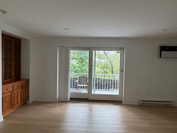 5th image of 22 Hamilton Rd APT 108