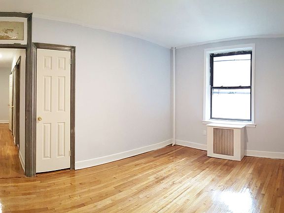 4th image of 14018 Ash Ave APT 2H