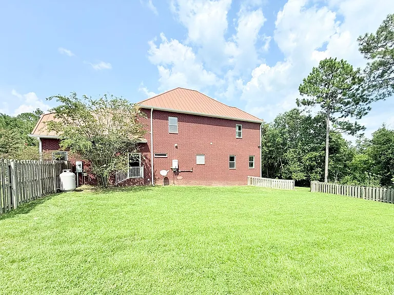 2610 Caldwell Cir — Photo 18