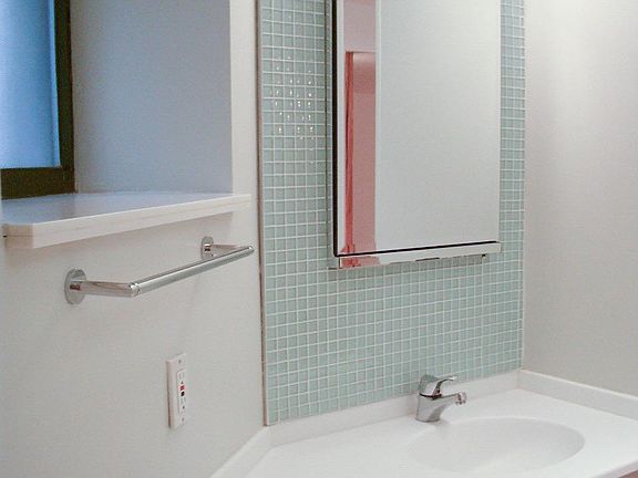 5th image of 3710 N Wayne Ave #0