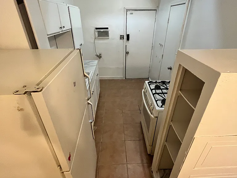 115 E Alturas St #4 — Photo 4