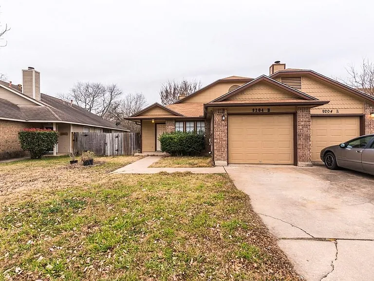9204 Sedgemoor Trl #B — Photo 4