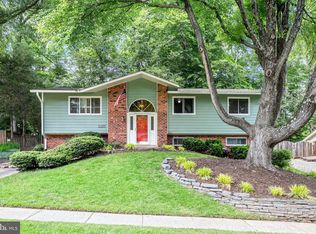 5209 Stonington Dr, Fairfax, VA 22032