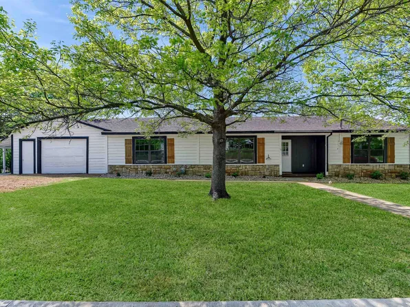 412 W South St, Whitesboro, TX 76273