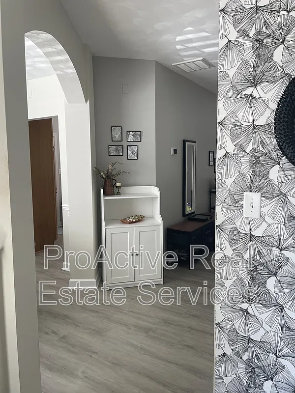 2 bed, 2.5 bath, 1740 sqft, $2,500 — Photo 3