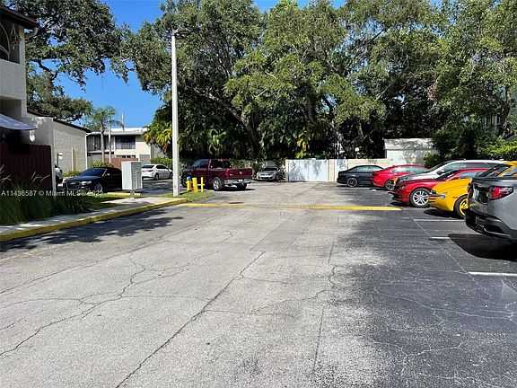 3rd image of 19448 NE 26th Ave APT 73B