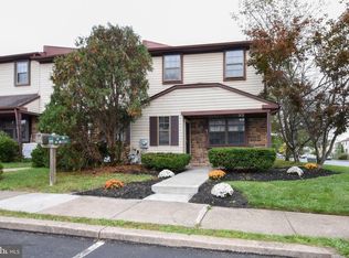 975 Princeton Pl, Warminster, PA 18974