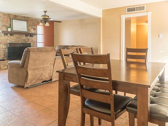 3rd image of 2708 Englewood Ln