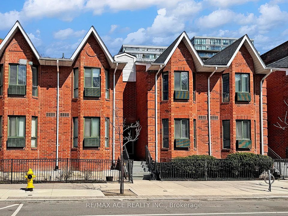 1st image of 660B Wellington St W #14