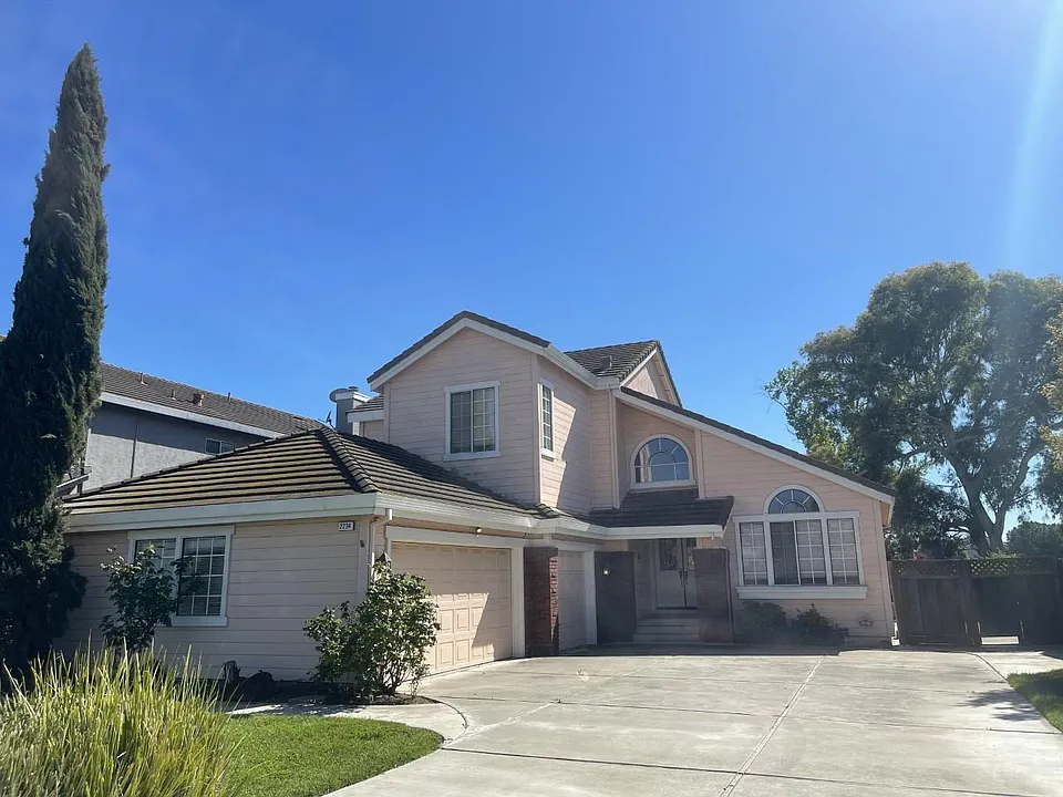 2234 Prestwick Dr