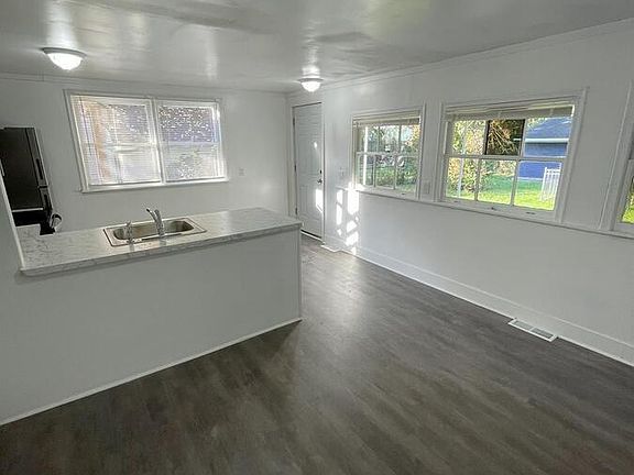 4th image of 509 N River St APT 2