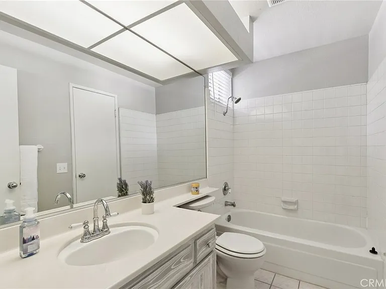 26107 McBean Pkwy — Photo 24