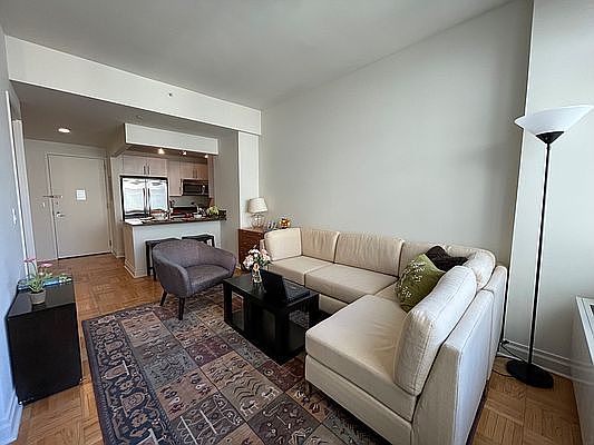 3rd image of 1510 Lexington Ave Ph A