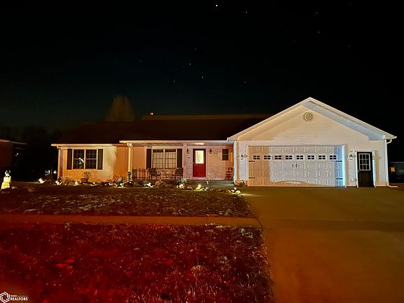 3rd image of 1405 Lincoln Ct