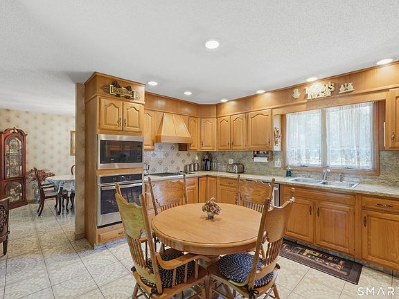 3rd image of 190 Charter Oak Drive