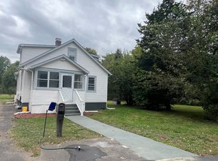 49 Willys St, East Hartford, CT 06118