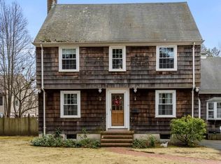 71 Fullers Ln, Milton, MA 02186
