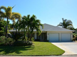 17 SE Club Cir, Tequesta, FL 33469