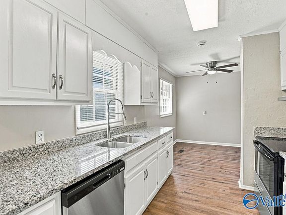 3rd image of 114 Ward Ave SW