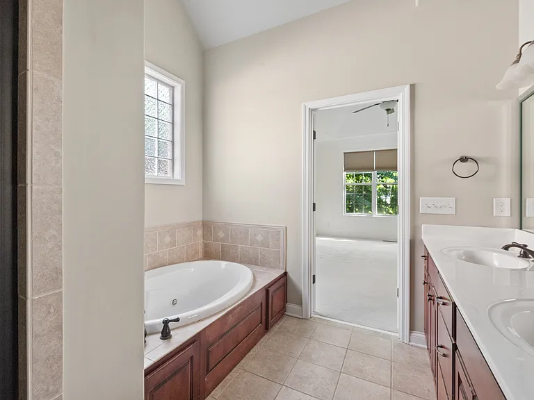 4029 Fremantle Cir — Photo 31