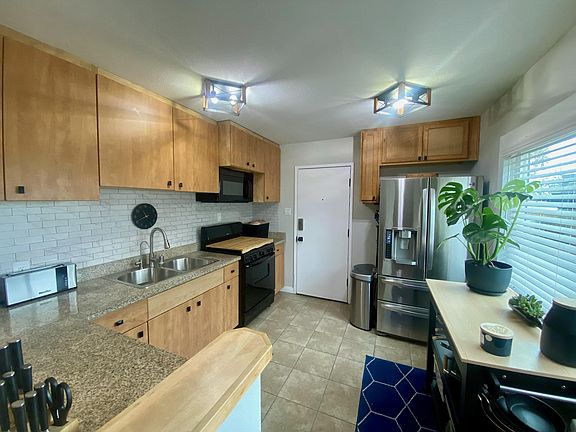 2nd image of 4349 Clairemont Dr