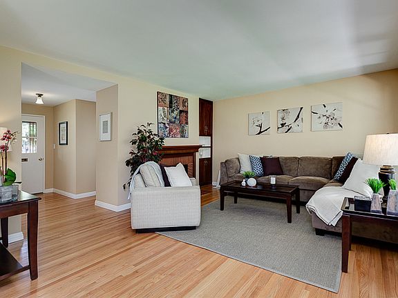 3rd image of 2725 N Brighton St