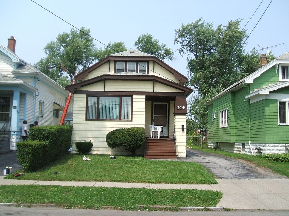 1st image of 206 Hewitt Ave