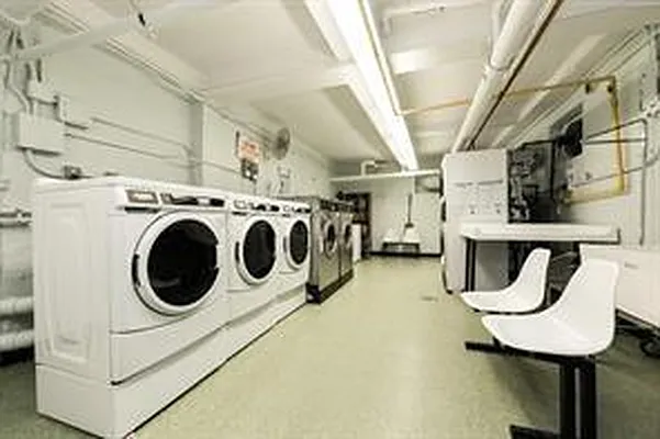 Sold by REMAX Elite | media 14