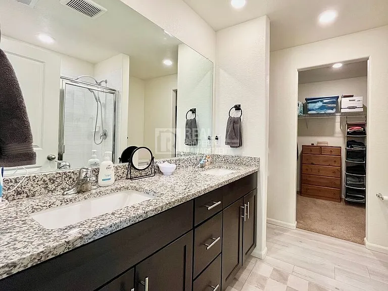 7104 Vermillion St — Photo 9