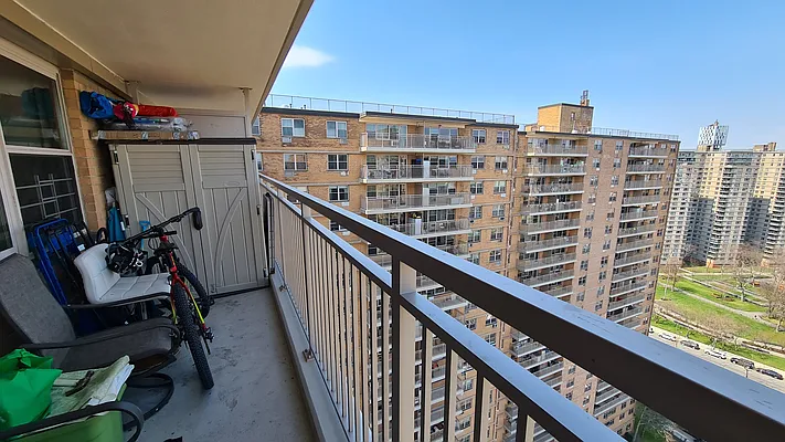 Sold by Azbel Real Estate, Inc. | media 20