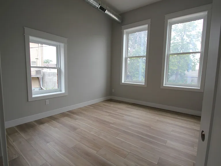 113 E Main St #1 — Photo 16