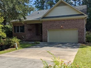 109 Sanderling Ct, Hampstead, NC 28443