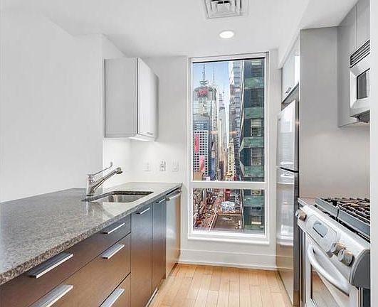 3rd image of 350 W 42nd St APT 28F