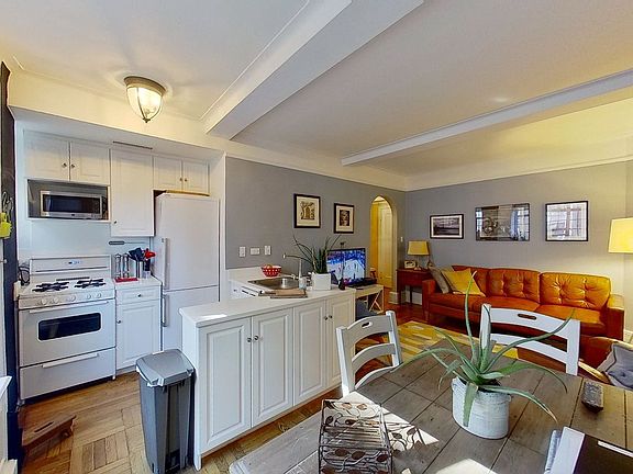 5th image of 115 W 86th St #8B