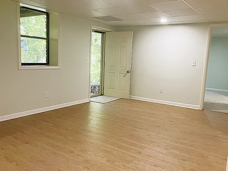 6059 Dee Ct — Photo 10